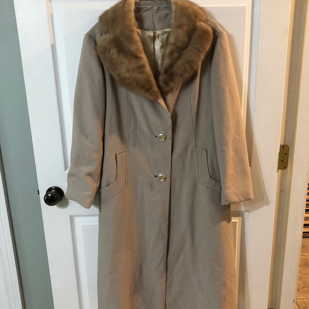 Vintage Steven Forstmann 100% Wool Coat/Fur Collar